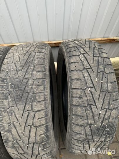 Roadstone Winguard WinSpike SUV 235/60 R18