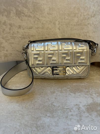 Сумка fendi baguette