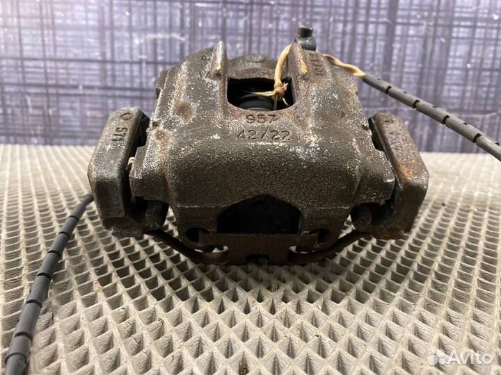 Суппорт задний правый Bmw X3 E83 M54 2005