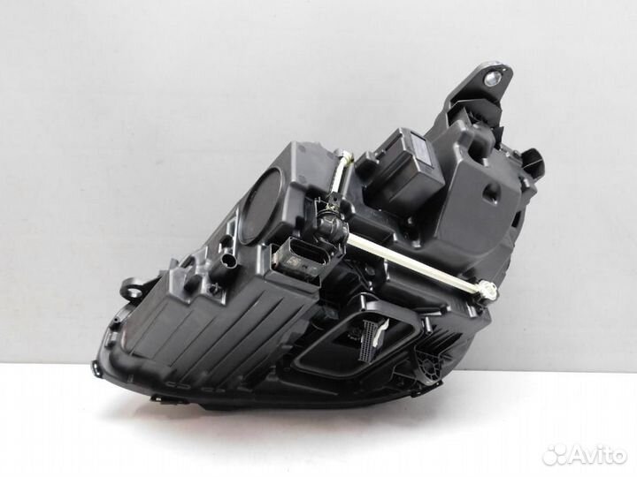 Фара правая Mercedes-Benz E-Class