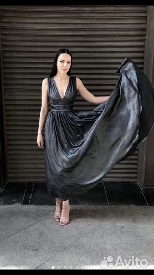 Блестящее платье 42/44 с летящей юбкой