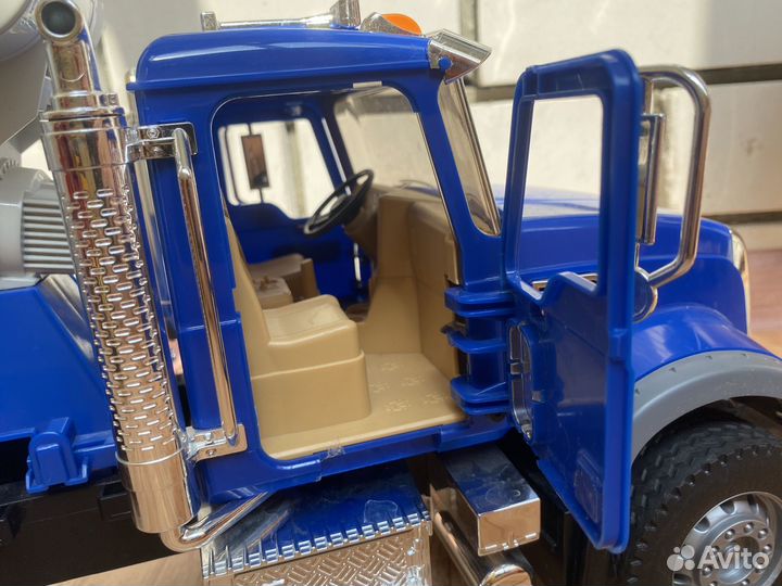 Бетономешалка Bruder Mack