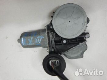 Моторчик заднего правого стеклоподъемника