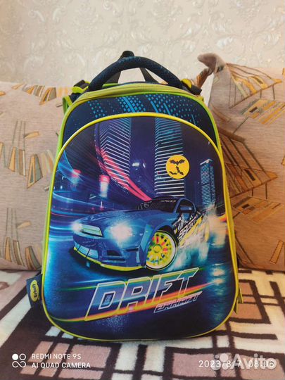 Школьный рюкзак