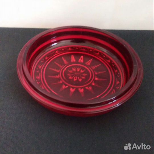Шкатулка красное стекло винтаж СССР