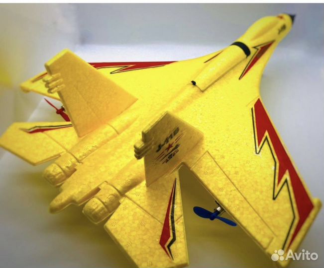 Самолет на радиоуправлении