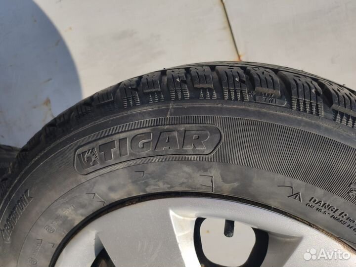 Tigar SUV Ice 215/65 R16