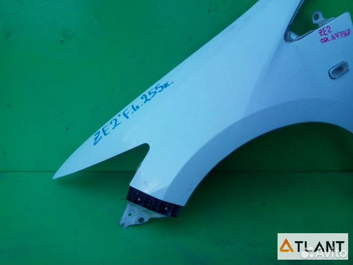 Крыло переднее левое honda insight