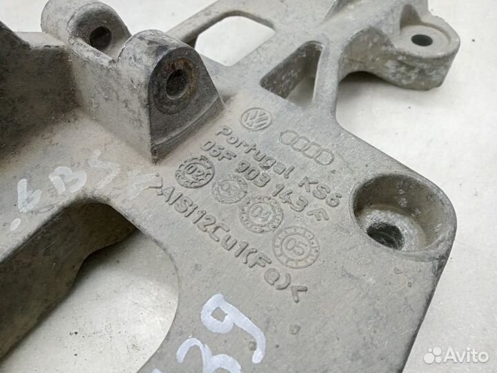 Кронштейн генератора volkswagen golf 5