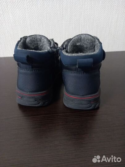 Продам демисезонные ботинки для мальчика Biker