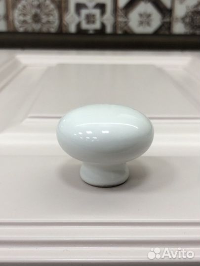 Мебельные ручки кнопки