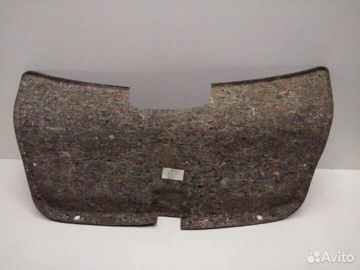 Обшивка крышки багажника задняя Skoda Rapid 1