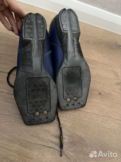 Лыжные ботинки