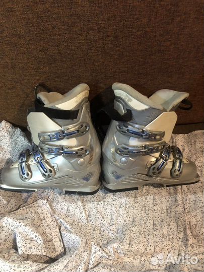 Продам горнолыжные ботинки Salomon