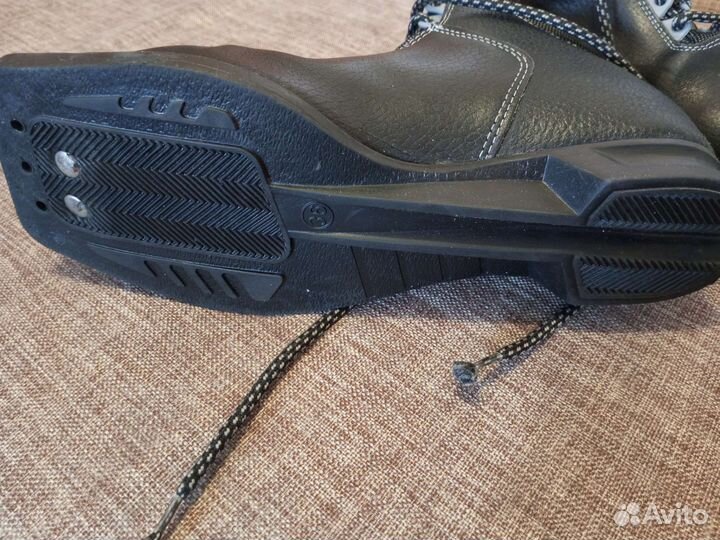 Лыжные ботинки классические