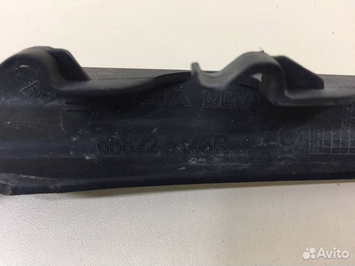 Накладка лобового стекла Renault Logan 2 2014