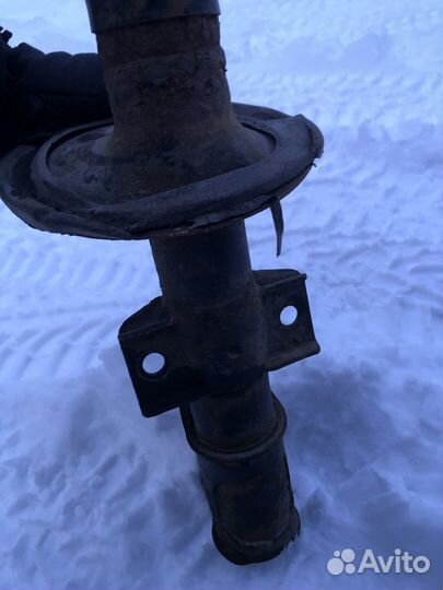 Амортизатор на Volvo s60