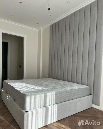 Белая кровать