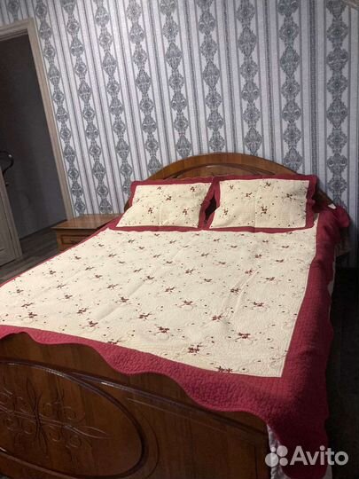 Покрывало на кровать и наволочки