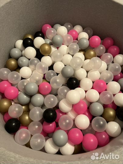 Сухой бассейн с шариками