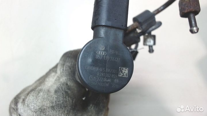 Рампа топливная Volkswagen Transporter 6, 2016