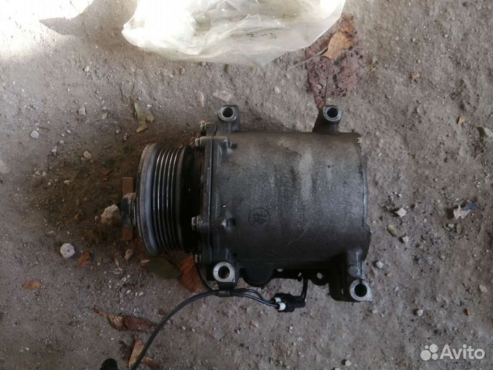 Компрессор кондиционера Mitsubishi Outlander I