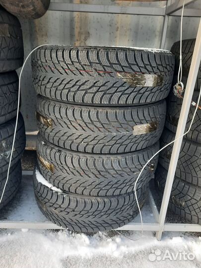 Nokian Tyres Hakkapeliitta R3 235/55 R20