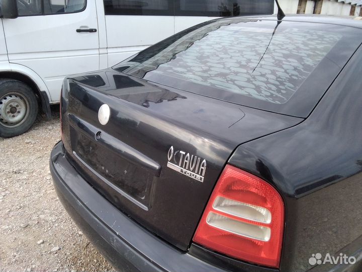 Фонарь задний левый