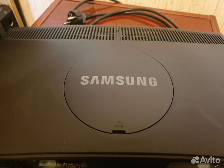 Монитор Samsung