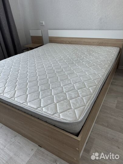 Кровать двуспальная 160х200 с матрасом