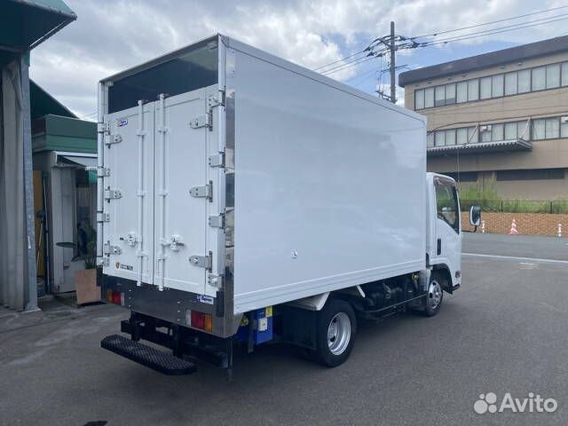 Isuzu Elf, 2010