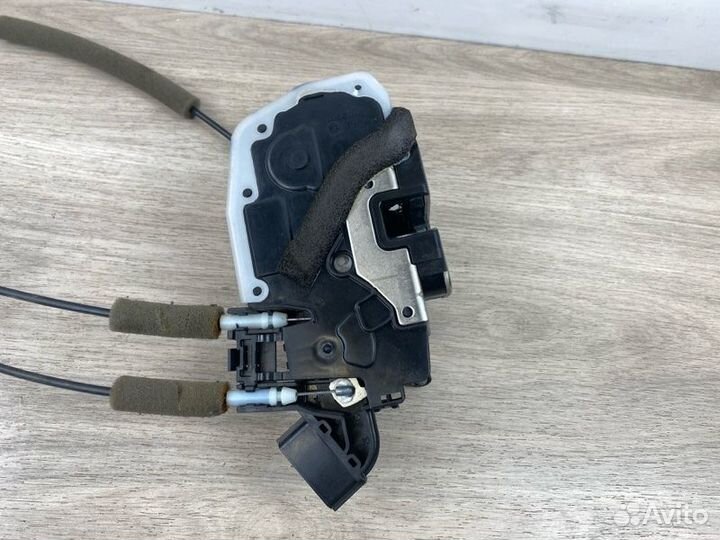 Замок двери передний правый Infiniti Qx56 Qx80 Z62