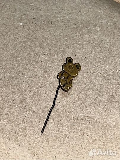 Значки ссср(мишка и спартак)