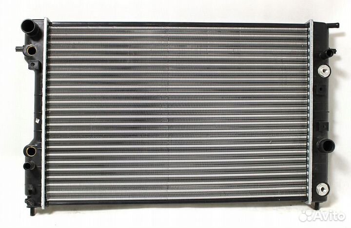 Радиатор охлаждения Opel Omega B