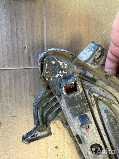 Катафот заднего бампера правый Kia Rio X