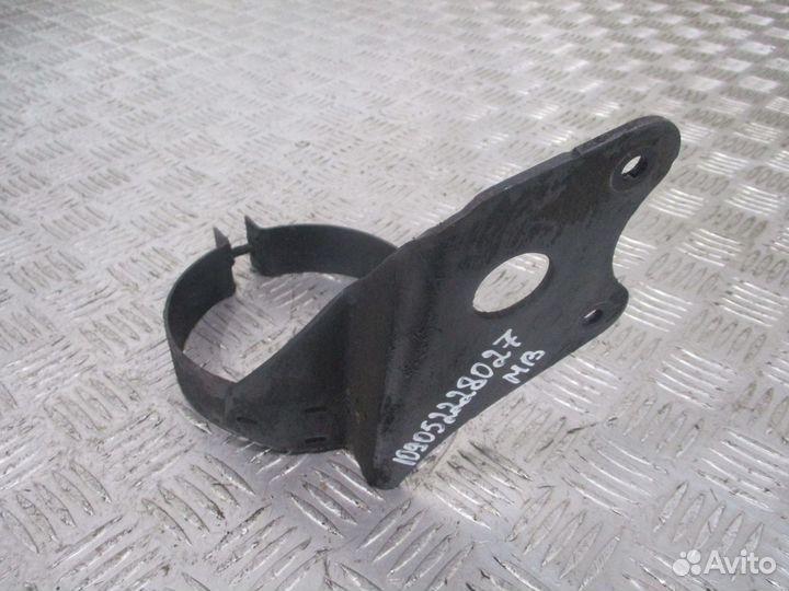 Кронштейн бачка гура Mercedes-Benz A9424601635