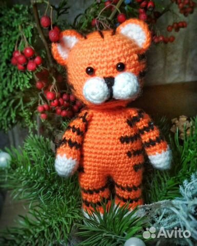 Вязаная игрушка тигр