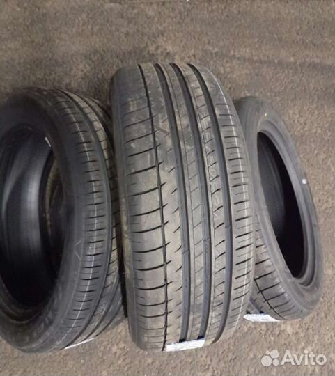 Triangle TH201 Sportex 235/45 R17