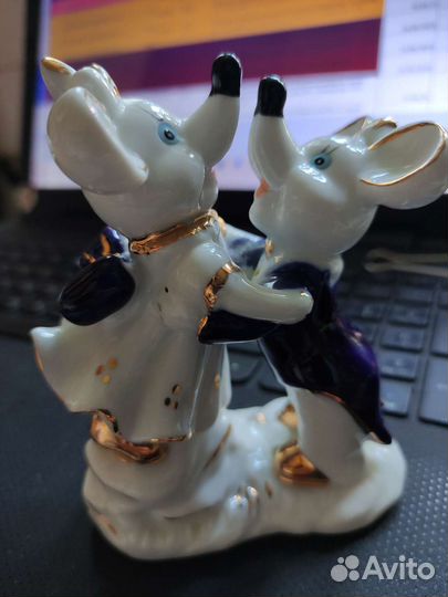 Статуэтка фарфор
