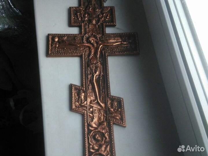 Большой медный крест