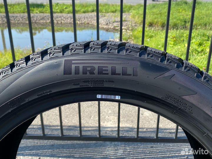 Pirelli Scorpion Ice Zero 2 255/45 R20