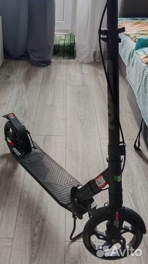 Самокат Roces 200 Disc,черный