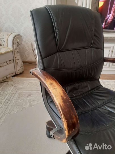 Компьютерное кресло кожа