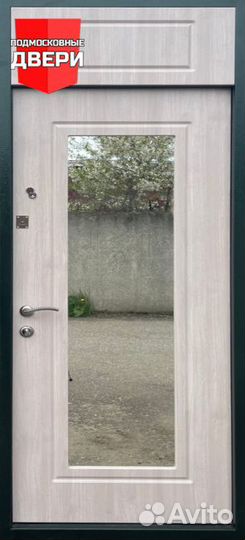 Дверь входная металлическая с зеркалом