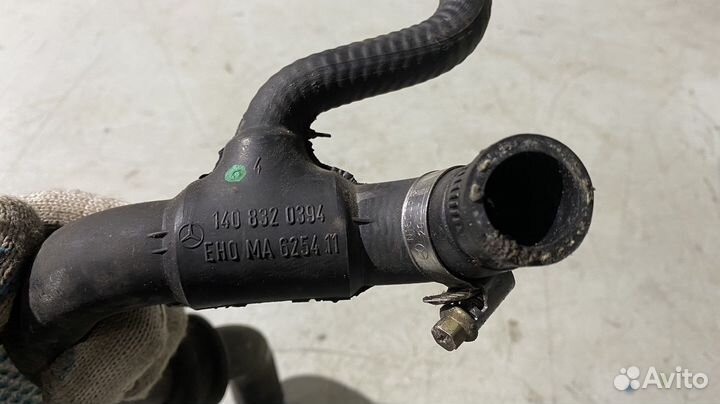 Патрубок системы охлаждения Mercedes Benz W140