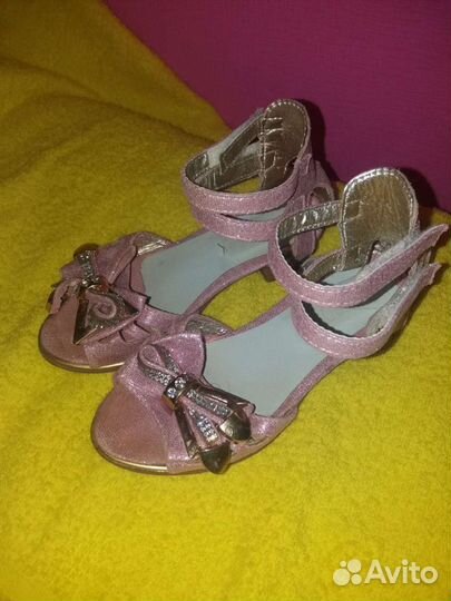 Босоножки для девочки