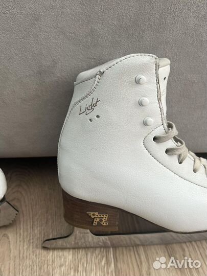 Фигурные коньки risport