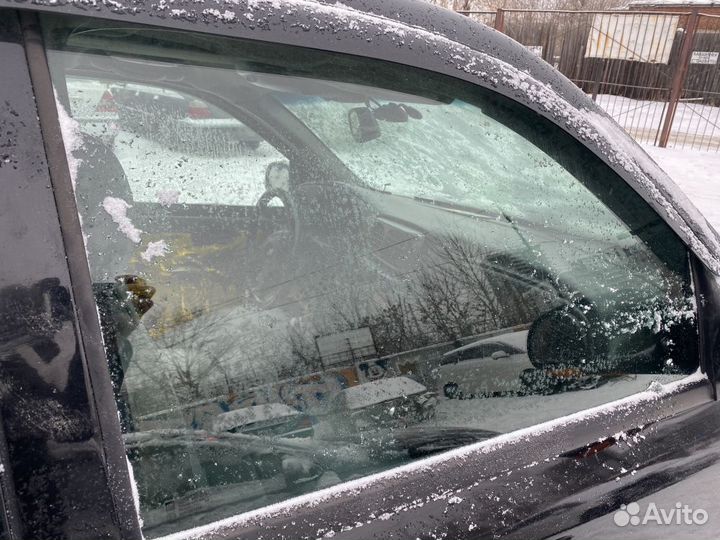 Стекло двери передней правой Chevrolet TrailBlazer