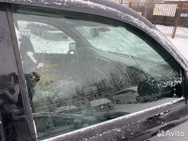 Стекло двери передней правой Chevrolet TrailBlazer