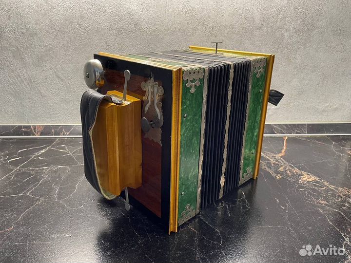 Гармонь Саратовская